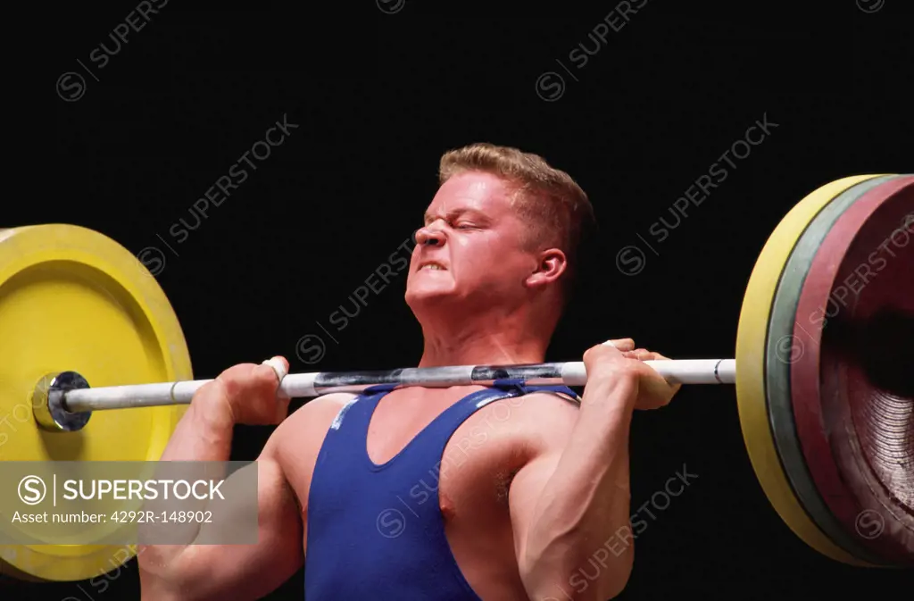 Man weightlifting