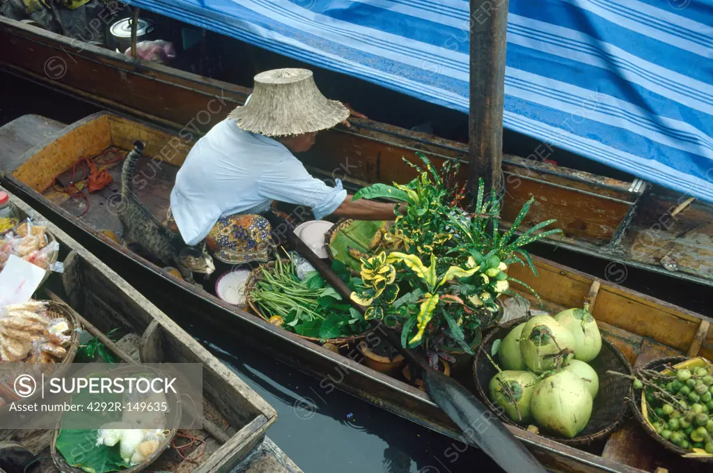 Floating Market, Damnoern Saduak,Thailand