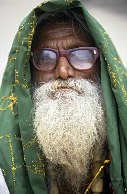 India, Lucknow, Old man