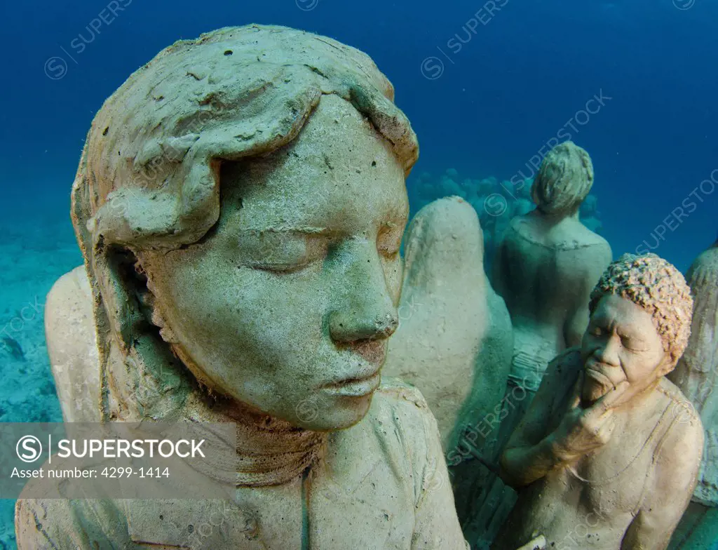 Mexico, Cancun, Sculptures at bottom of sea in Cancun Underwater Museum in Caribbean Sea