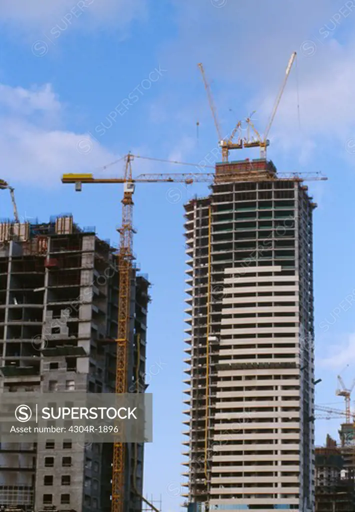 Construction of a residential block in Dubai