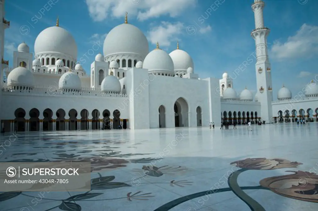 Courtyard of Sheikh Zayed Mosque, Abu Dhabi, UAE