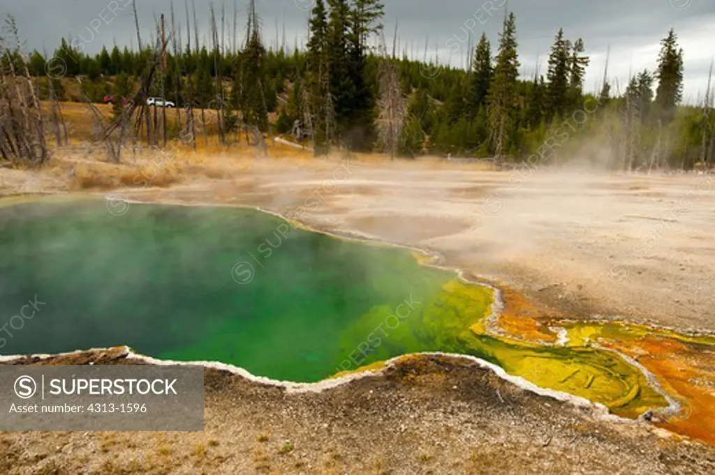 USA, Wyoming, Thermal pool hot spring in West Thumb Geyser Basin near Yellowstone Lake in Yellowstone National Park