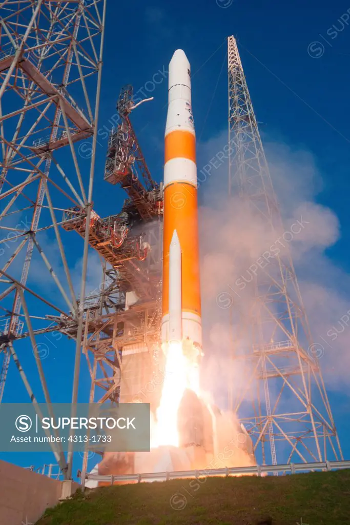 USA, Florida, Cape Canaveral, View of space shuttle taking off, A United Launch Alliance (ULA) Delta IV (Delta 4) rocket launches from Cape Canaveral with the latest Global Positioning System satellite, GPS IIF-3, on October 4, 2012.