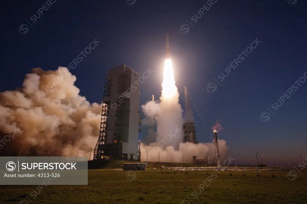 A Delta IV rocket lifts off just nine minutes after sunset with the L-27 classified payload onboard for the US National Reconnaissance Office.