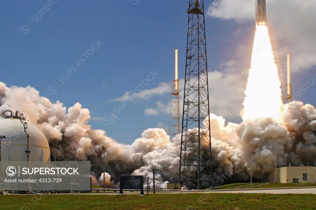 Atlas V Rocket Lifts Off From Cape Canaveral