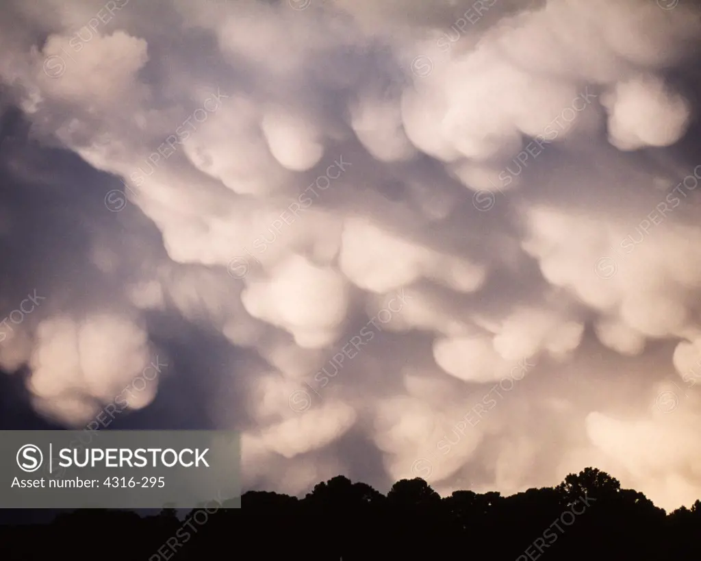 The Ominous Underbelly of a Violent Thunderstorm Reveals Mammatus Cloud Formations
