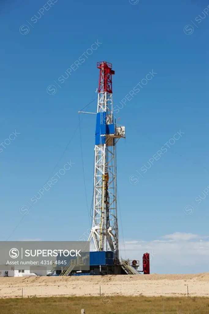 Natural gas drilling rig, Hydrofracking or Fracking