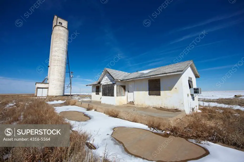 Abandoned grain silo and scale house, Vega, Oldham County, Texas, USA