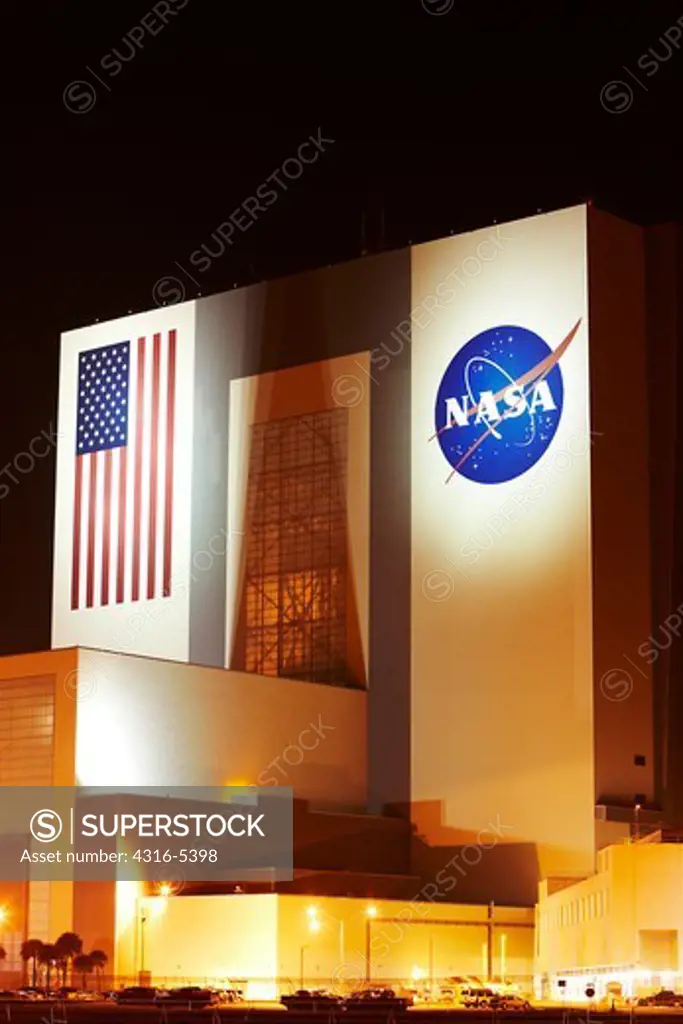 Night view of the Vehicle Assembly Building at Launch Complex 39, NASA Kennedy Space Center, Merritt Island, Florida, USA