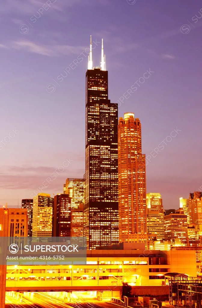 USA, Illinois, Chicago, Willis Tower, formerly known as Sears Tower and 311 South Wacker Drive at dusk