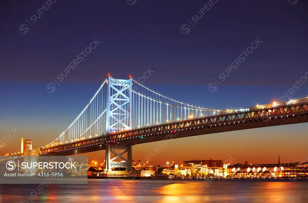 USA, Pennsylvania, Philadelphia, Benjamin Franklin Bridge at night over Delaware River