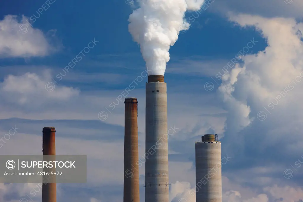 USA, West Virginia, Poca, Smokestacks, John E. Amos coal fired power plant