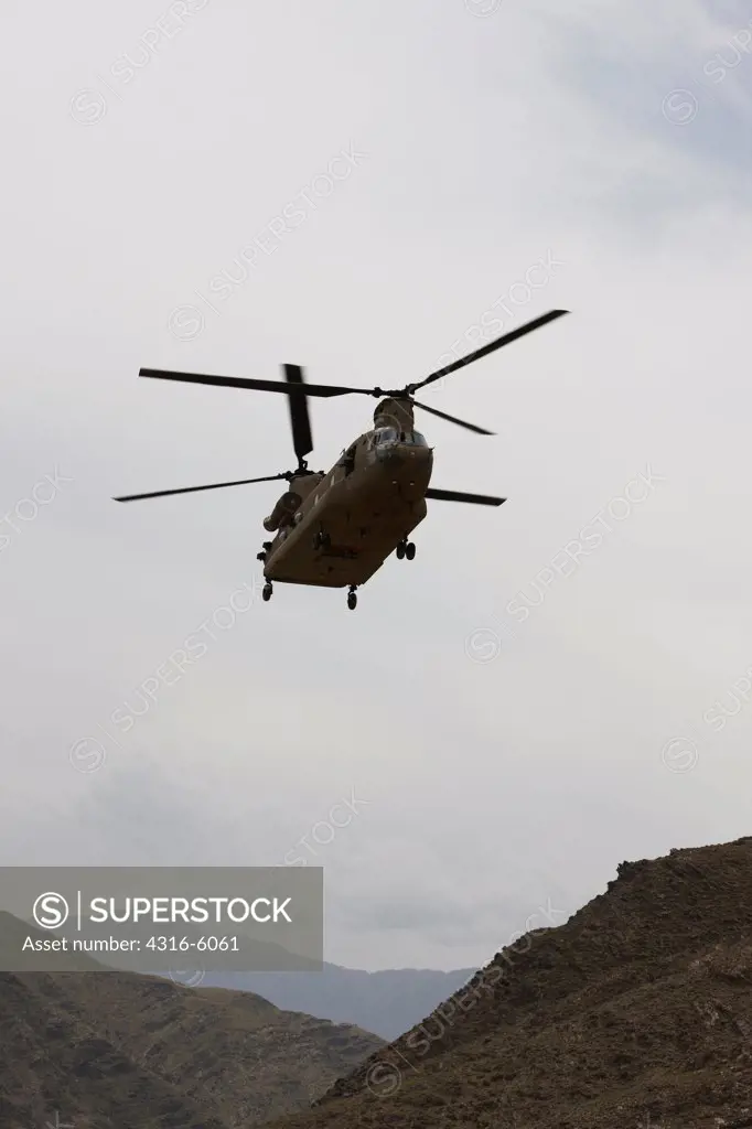 Afghanistan, Kunar Province, Asadabad, United States Army CH-47 Chinook approaching landing zone