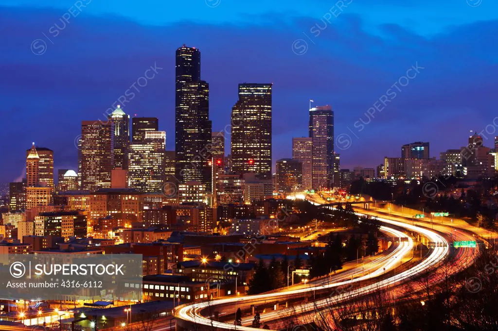 USA, Washington, Seattle, City skyline at dusk