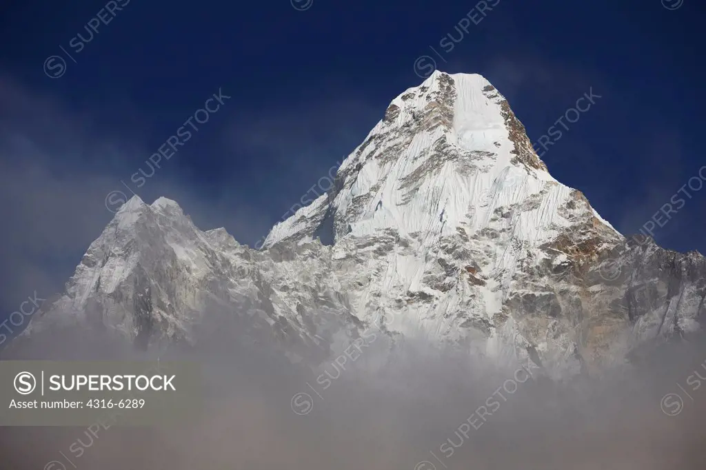 Nepal, Himalaya, Solukhumbu District, Khumbu, Ama Dablam mountain