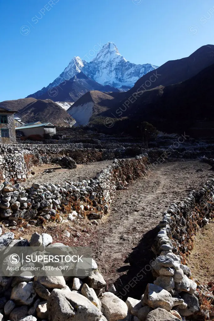 Nepal, Himalaya, Solukhumbu District, Khumbu, stone walls below Ama Dablam