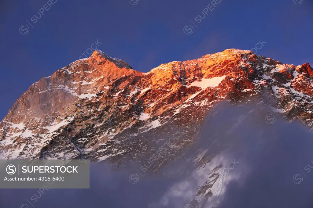 Nepal, Himalaya, Makalu-Barun National Park, West face of Makalu at sunset