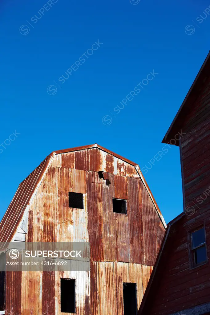 USA, Kansas, Abandoned grain mill