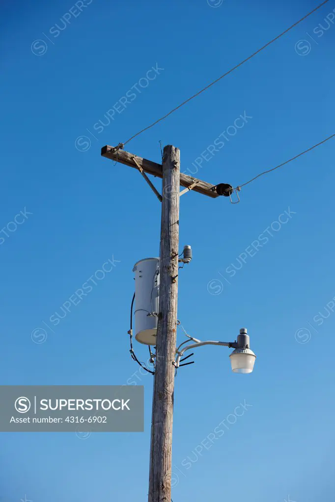 USA, Oklahoma, Picher, Old power lines