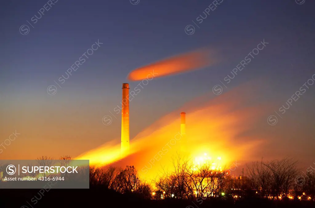 USA, Missouri, Coal fired power plant at dusk