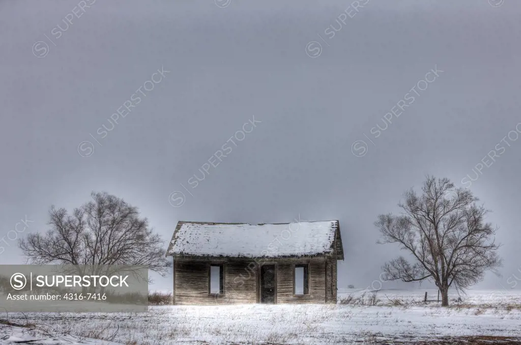 USA, Colorado, Eastern Plains of Colorado, Abandoned ranch house