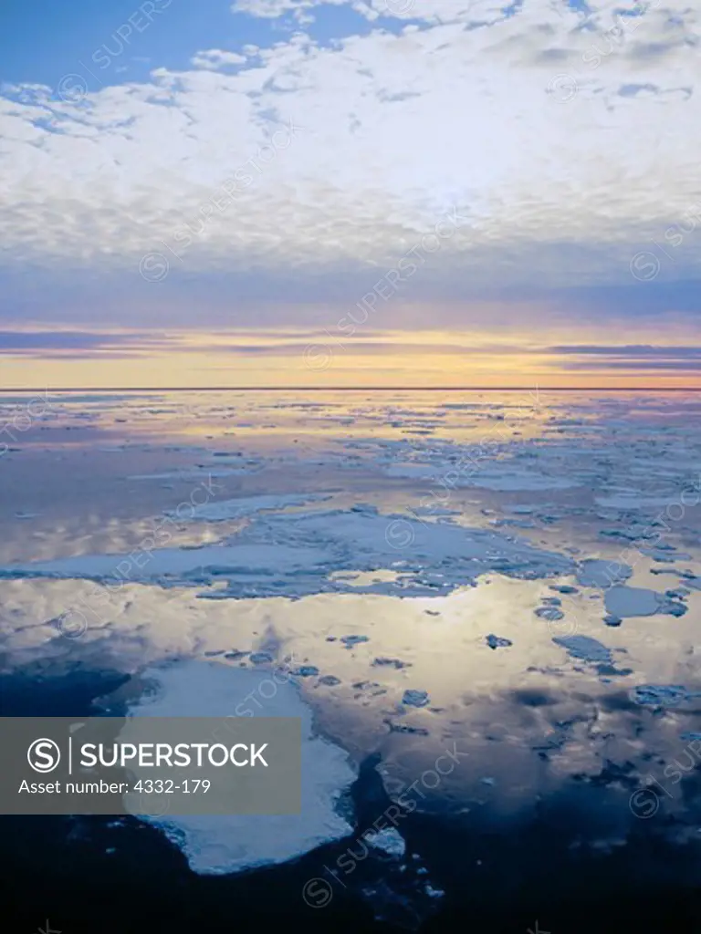 Shrinking pack ice on the Arctic Ocean is caused by global warming, and the cause of ecological imbalance.