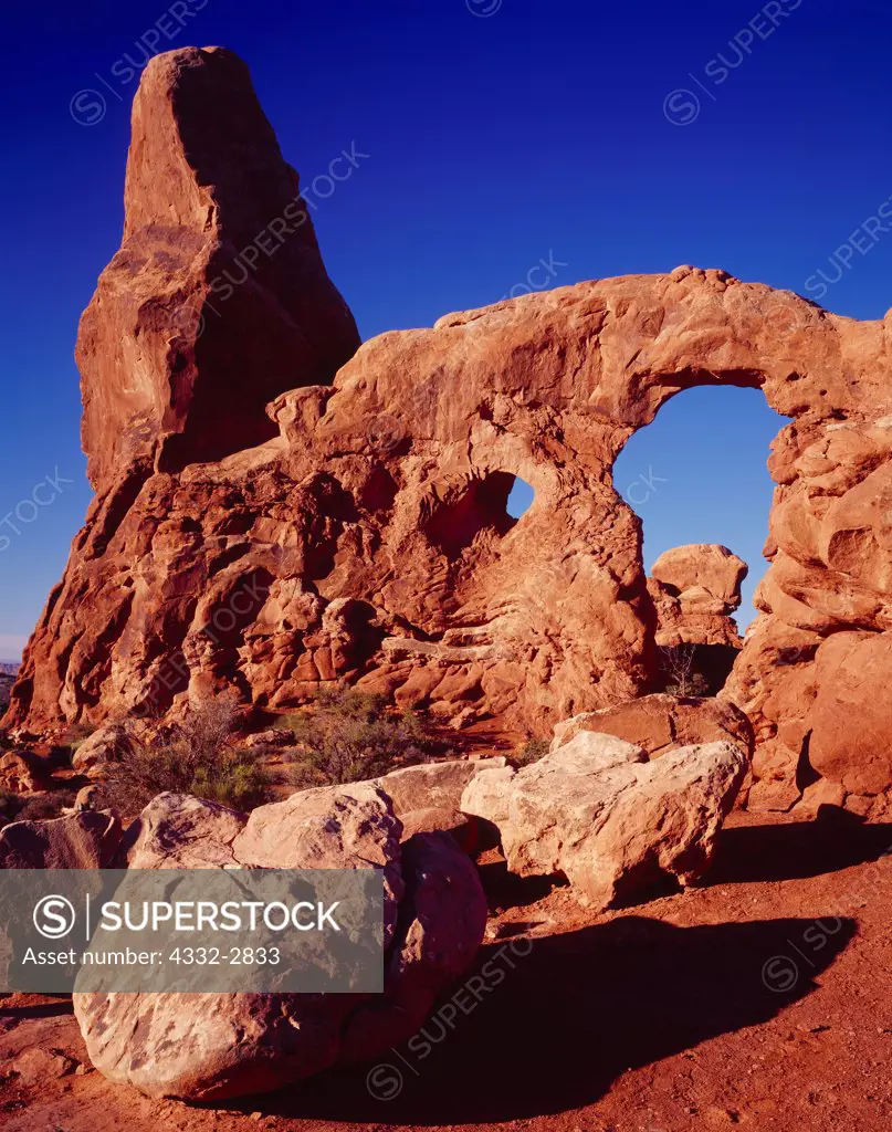 Turret Arch, Entrada Sandstone, The Windows Section, Arches National Park, Uath.