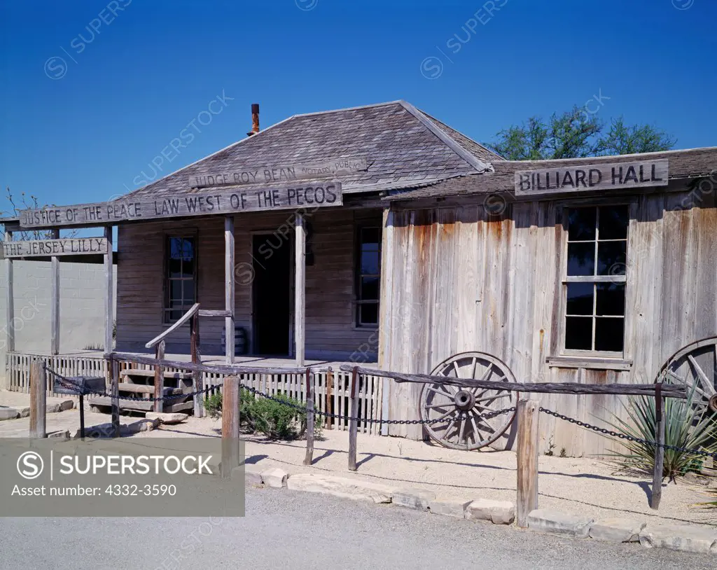 USA, Texas, Langtry, View of old saloon. Historic 'Jersey Lilly,' saloon, billiard hall and courtroom of Judge Roy Bean, 'Law West of the Pecos,'