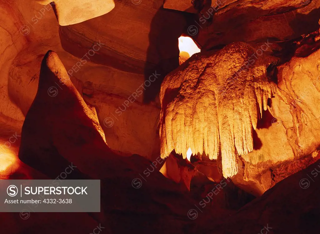 USA, Texas, Burnet County, Longhorn Cavern State Park, Stalactite drapery hanging from water-carved walls of Longhorn Cavern