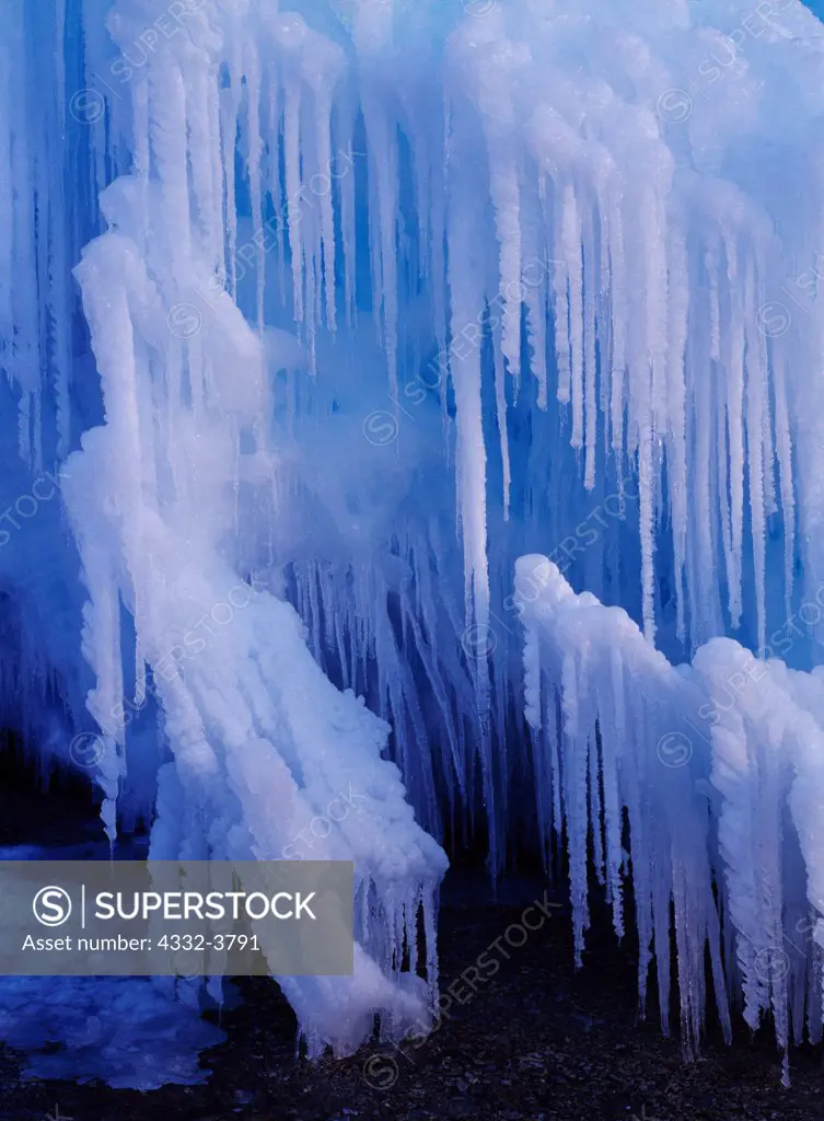 USA, Wyoming, Yellowstone National Park, Lower Geyser Basin, Icicles adhering to ice cone formed by perpetually spouting geyser in Kaleidoscope Group