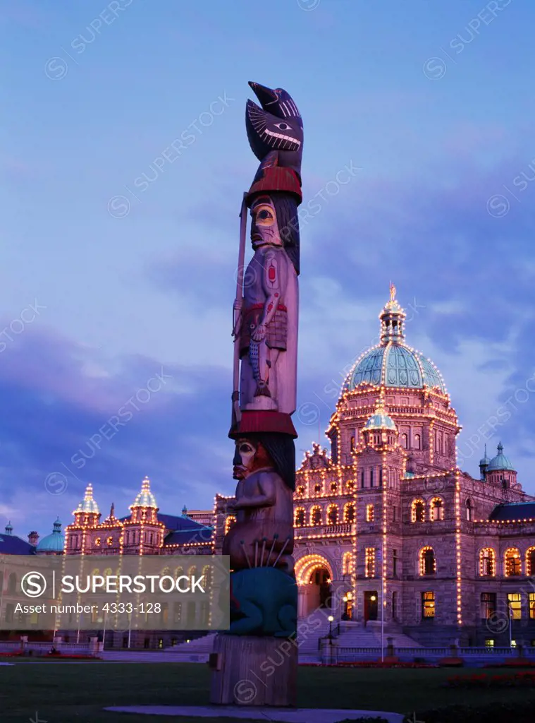 Canada, British Columbia, Vancouver island, Victoria, Pacific Northwest Coast totem pole in front of Parliament Building