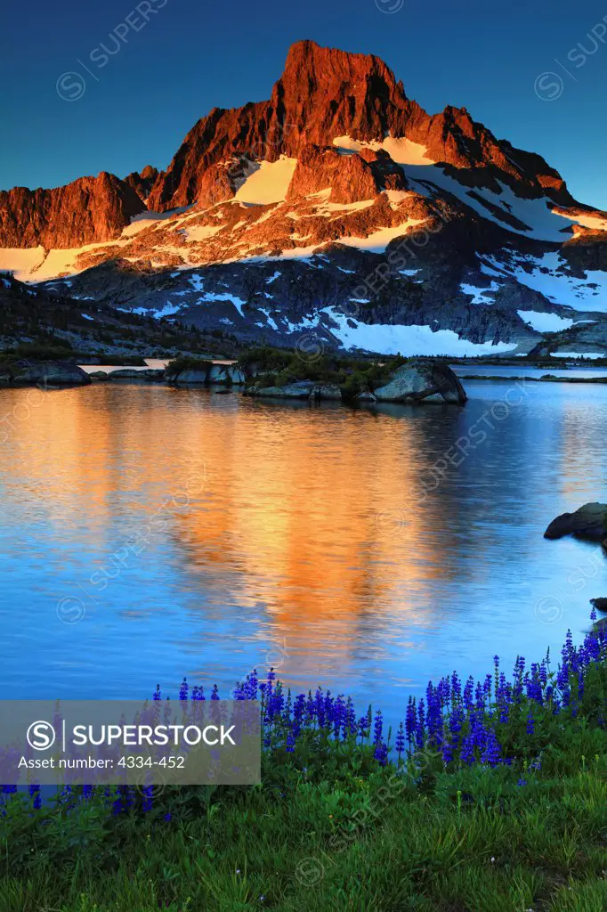 Sunrise over Banner Peak and Thousand Island Lake in the Ansel Adams Wilderness, California.
