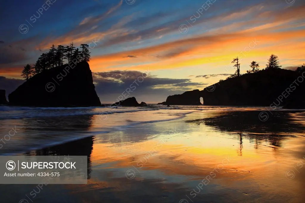 Sunset Second Beach seastacks in Olympic National Park, Washington.