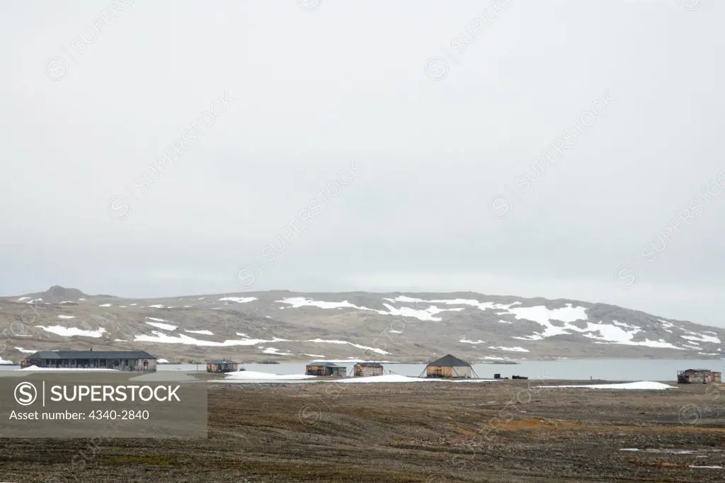 Norway, Svalbard Archipelago, Arctic Ocean, Kinnvika, research station built by Swedish-Finnish-Swiss expedition on Nordaustlandet