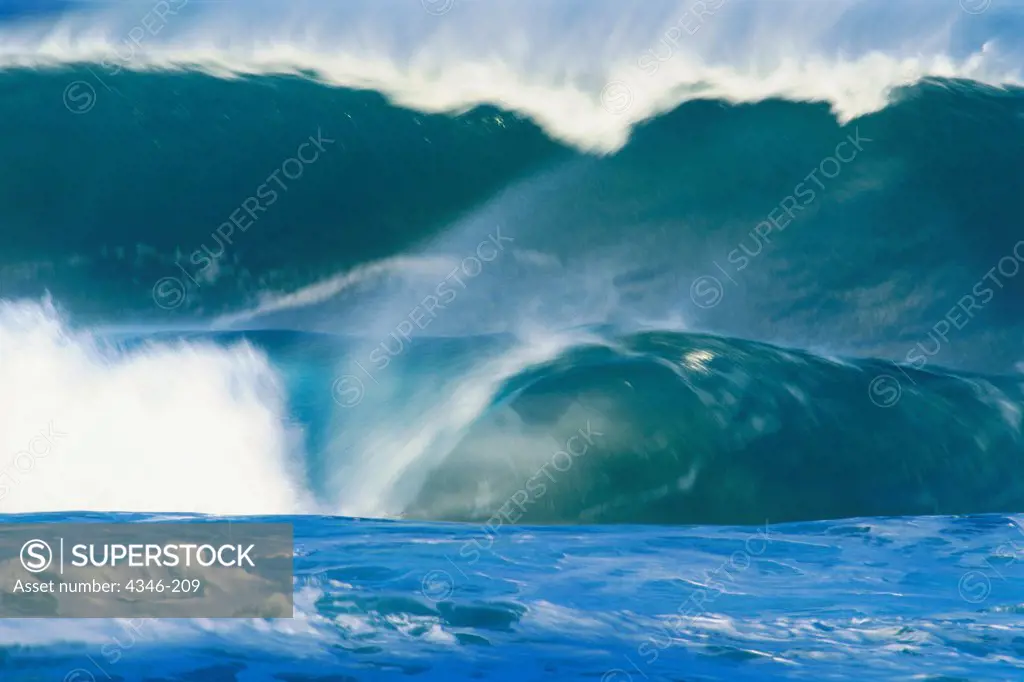 Large Breaking Waves of the Pacific Ocean