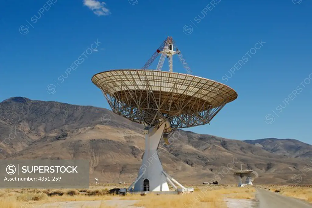 Radio telescope at Caltech's Owens Valley Radio Observatory, near Bishop.