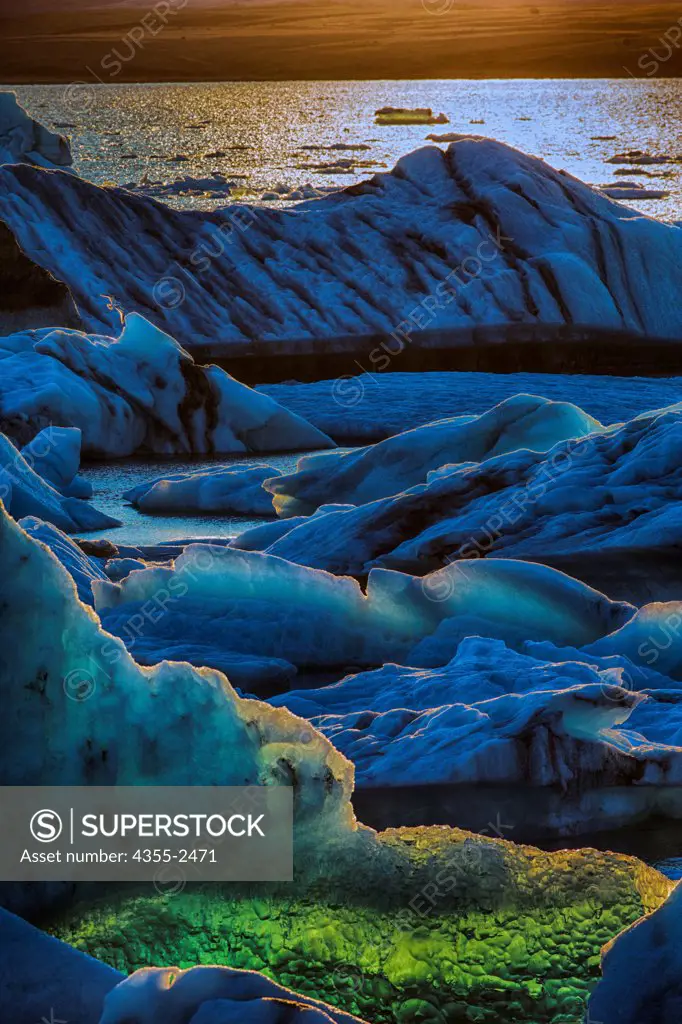 Iceland, View of glacial lagoon