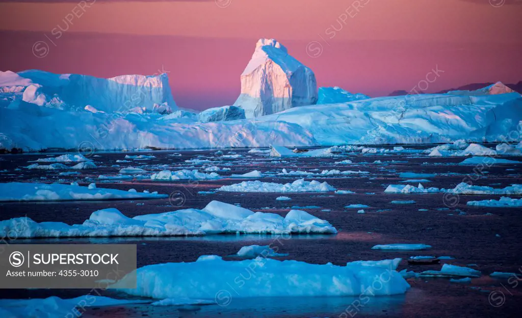 Tabular icebergs floating on water, Bernstorff Isfjord, Sermersooq, Greenland