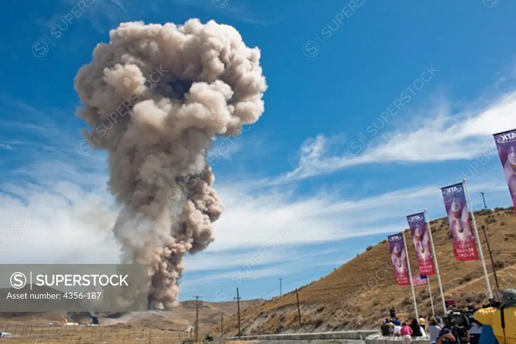 Flame-Out and Exhaust Plume at End of Test of World's Largest Rocket Motor