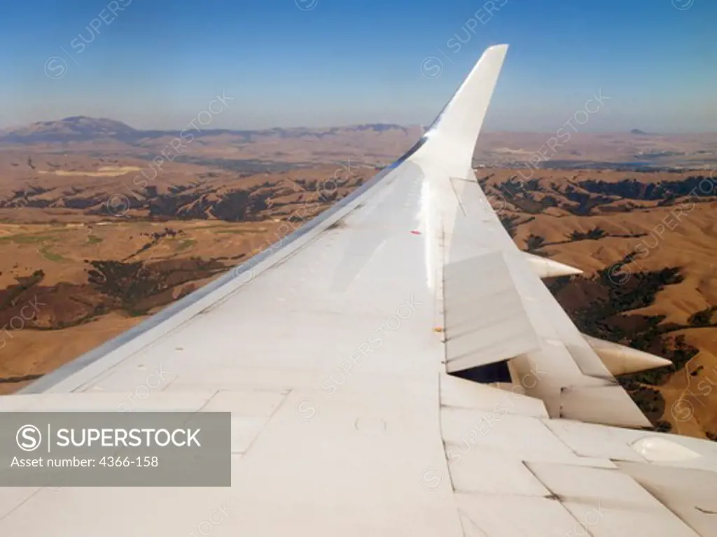Boeing 737 Wing Flying Over California
