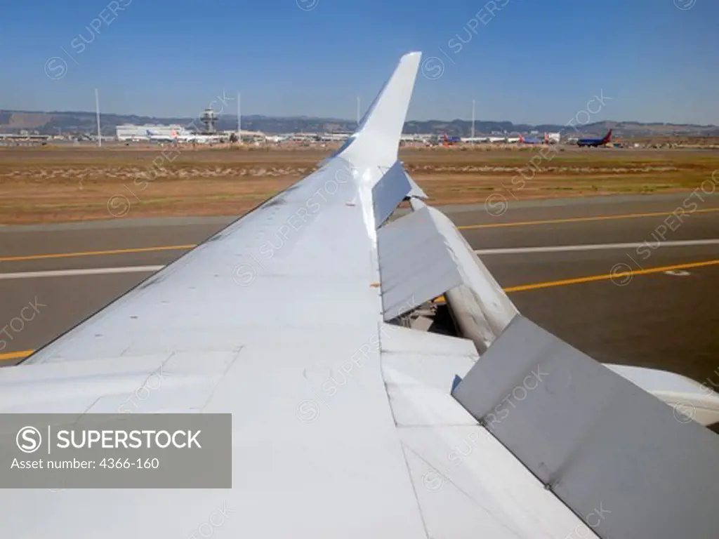 Boeing 737 Wing in Oakland