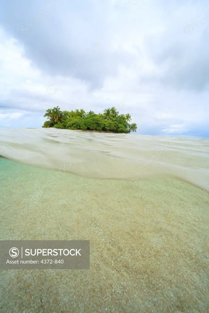 small island near North End of Fakarava Island, Tuamotus Group, French Polynesia, South Pacific
