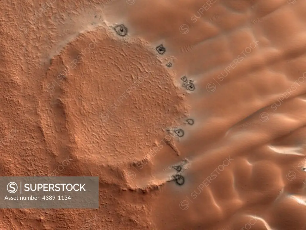 Northern Dunes Defrosting Seen by Mars Reconnaissance Orbiter