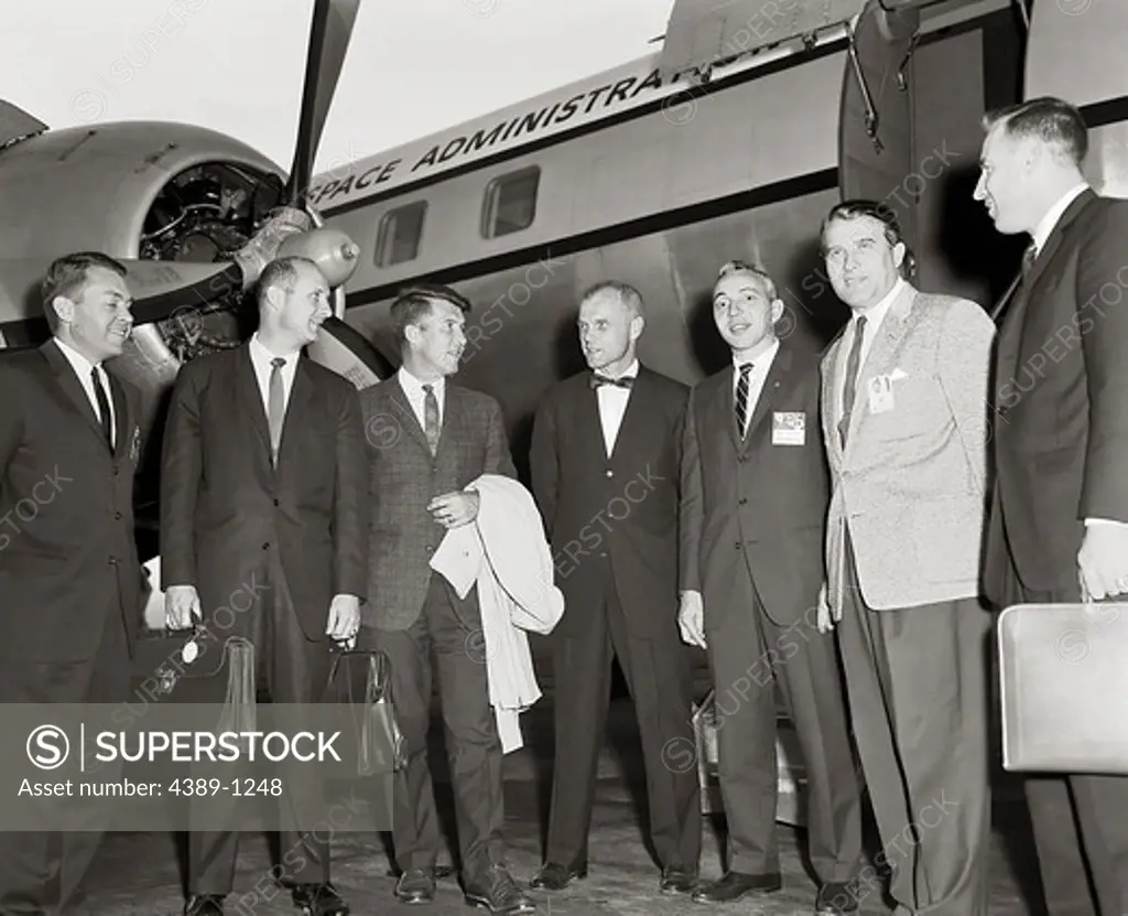 Wernher von Braun Meets with Astronauts