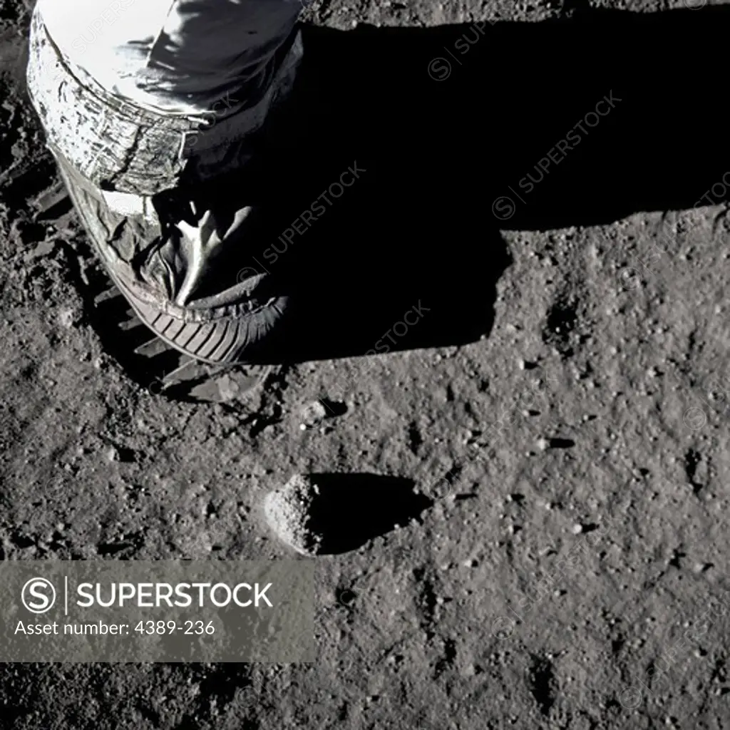 Apollo 11 - Man Leaves His Mark on the Moon