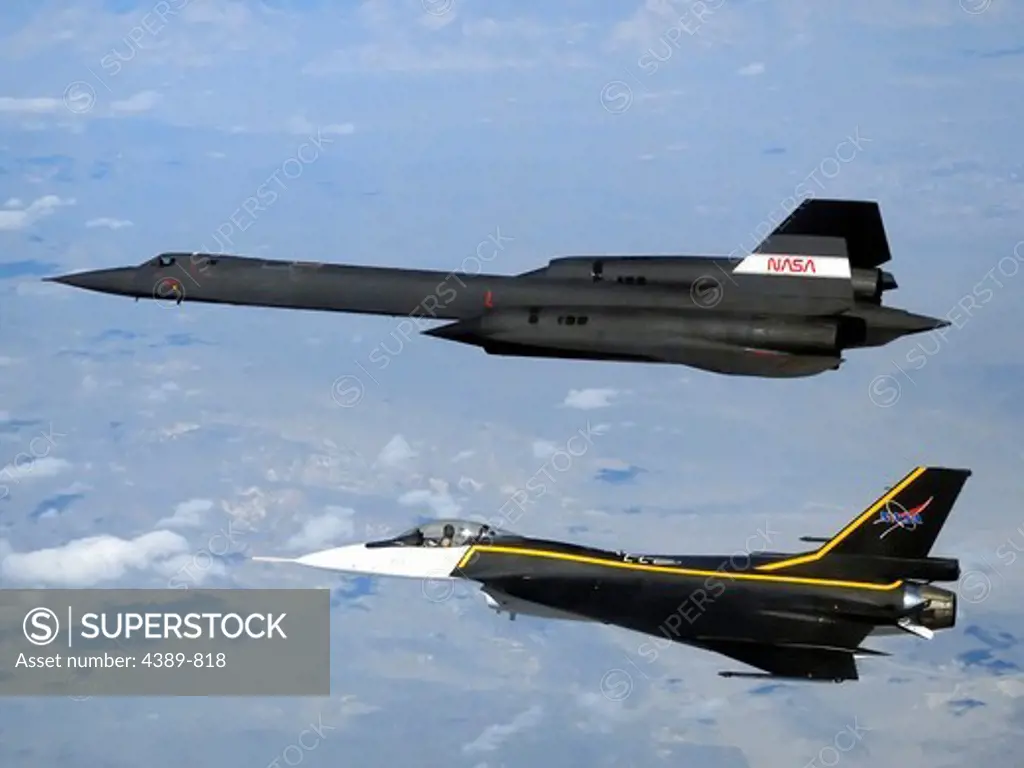 SR-71 and Chase Plane
