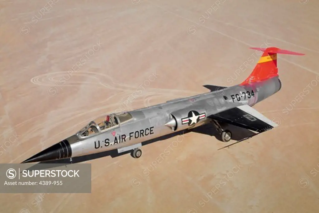 F-104 on Rogers Dry Lake