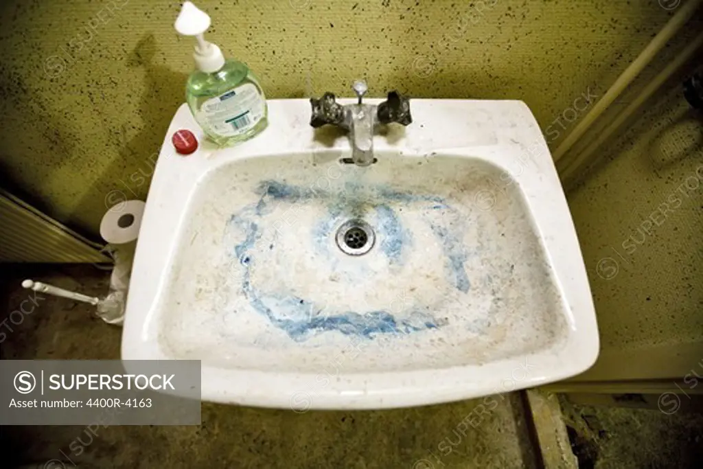 Dirty bathroom sink