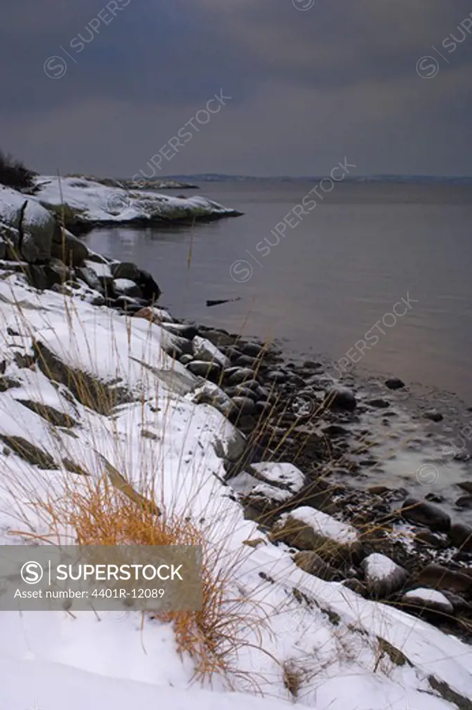 Scandinavia, Sweden, Vastkusten, View of sea in winter